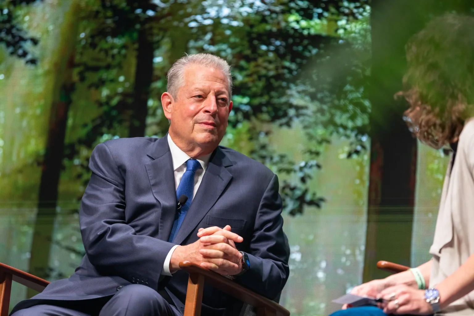 Al Gore, a Robot with High Power Consumption Craig Gibson/The New York Times